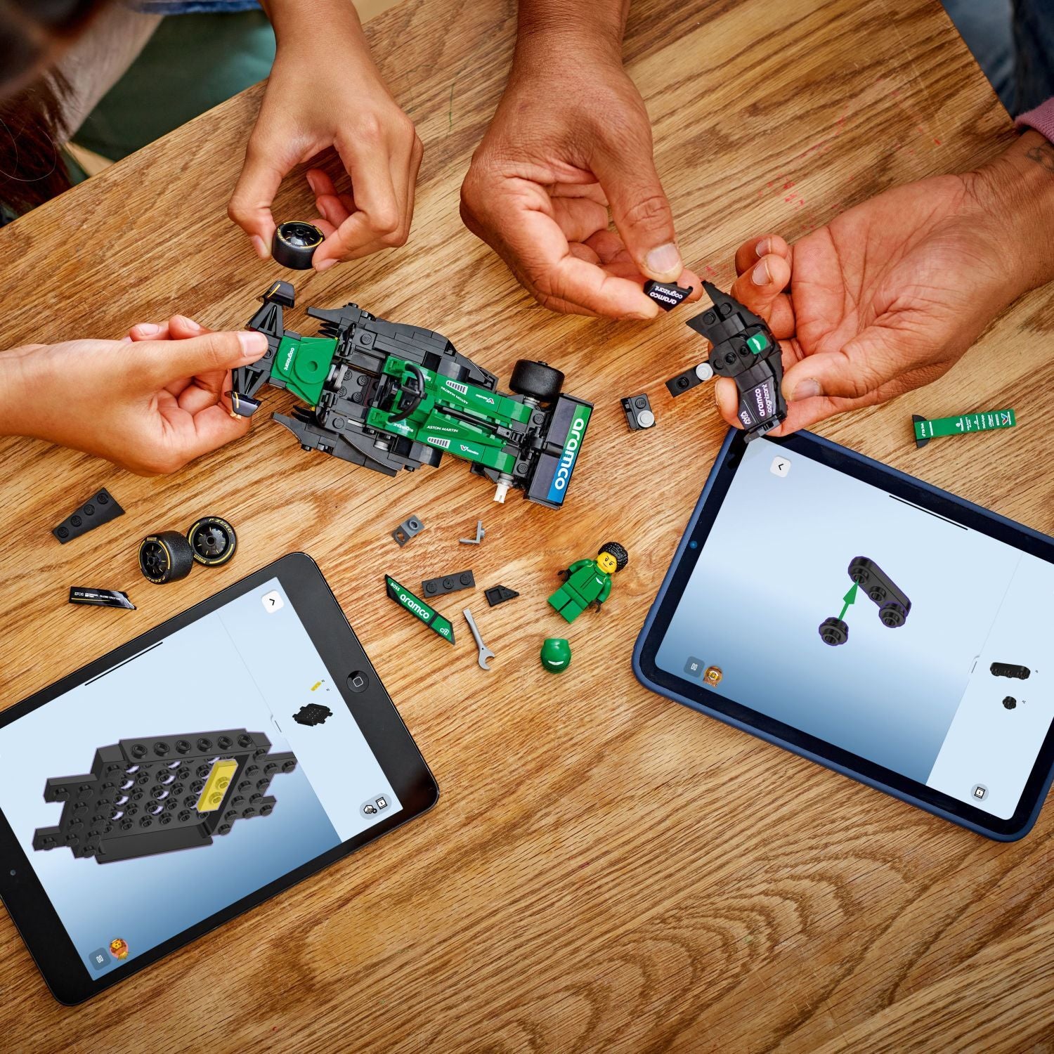 LEGO Speed Champions: Aston Martin Aramco F1® AMR24 Race Car