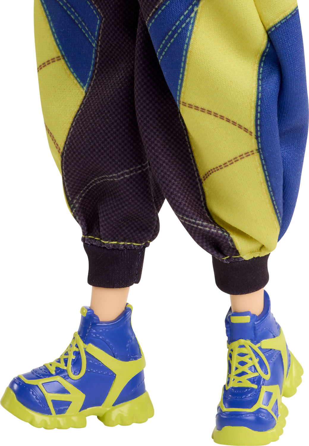 Mattel KPop Demon Hunters HUNTR/X Zoey Fashion Doll in Removable Look with Themed Movie Accessories