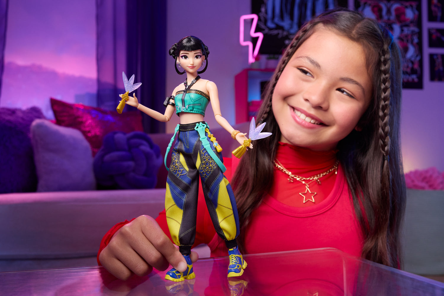 Mattel KPop Demon Hunters HUNTR/X Zoey Fashion Doll in Removable Look with Themed Movie Accessories