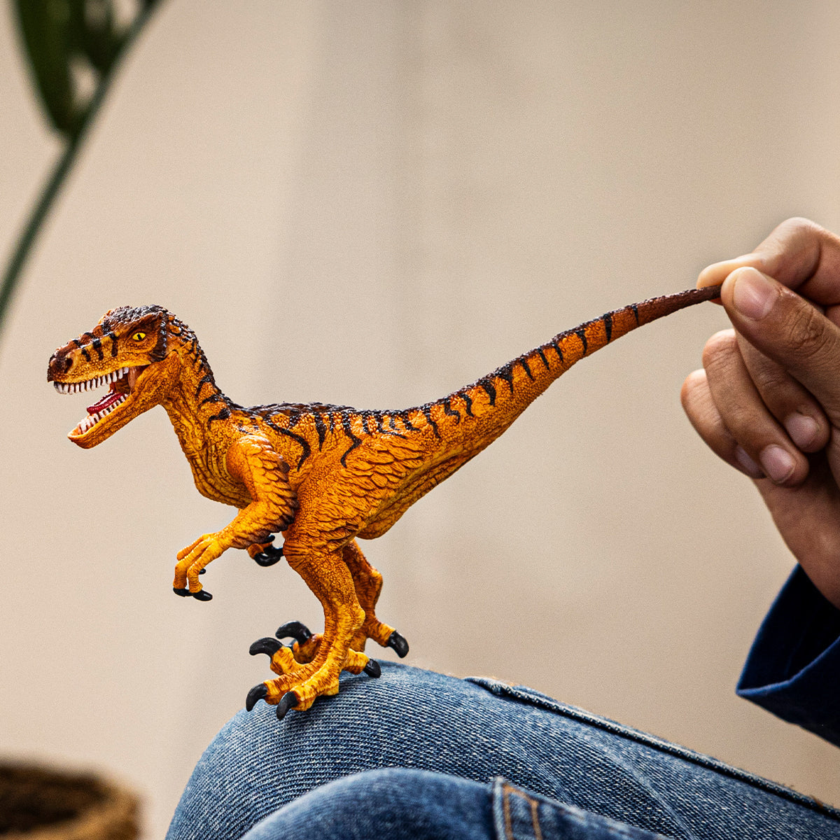 schleich Dinosaurs Velociraptor