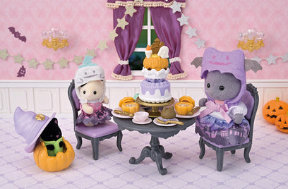 Calico Critters Halloween Surprise Party Set