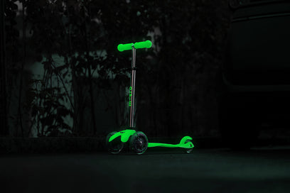 Micro Mini Deluxe Glow LED Plus Scooter - Icy Lime