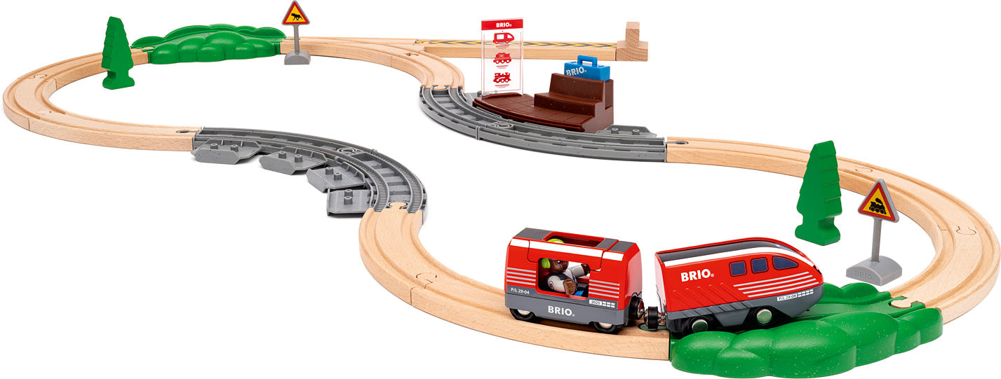 BRIO World Pull Back Train Set